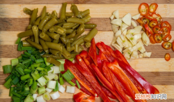 粉条汤的做法，酸菜粉条汤怎么做家常做法