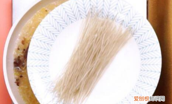 粉条汤的做法，酸菜粉条汤怎么做家常做法