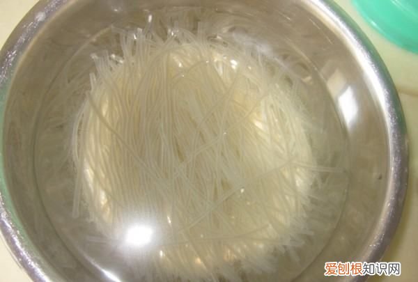 粉条汤的做法，酸菜粉条汤怎么做家常做法