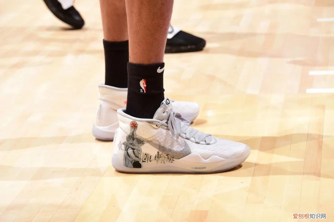 耐克杜兰特篮球鞋测评