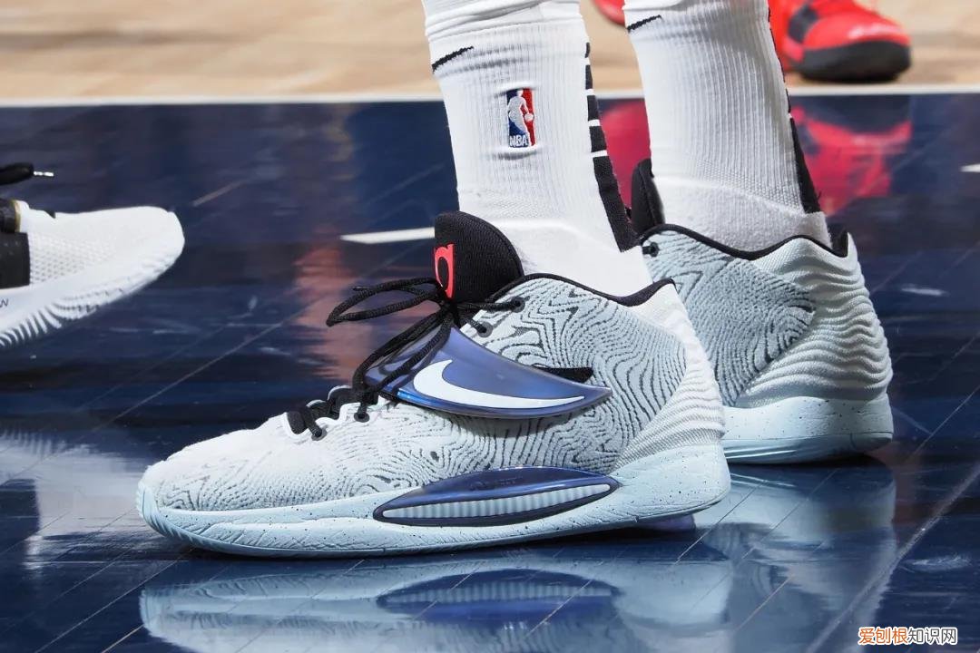 耐克杜兰特篮球鞋测评