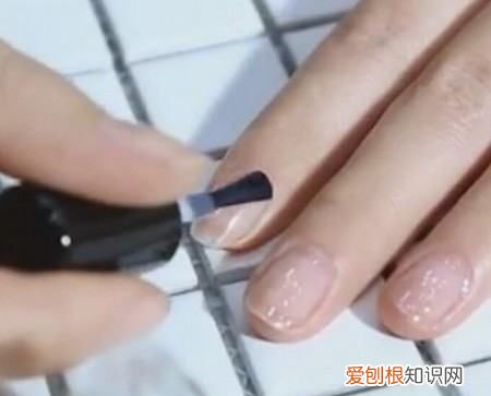 营养油在美甲哪个步骤,美甲营养油什么时候涂视频