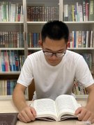 阅读看书架铁的还是塑料的好