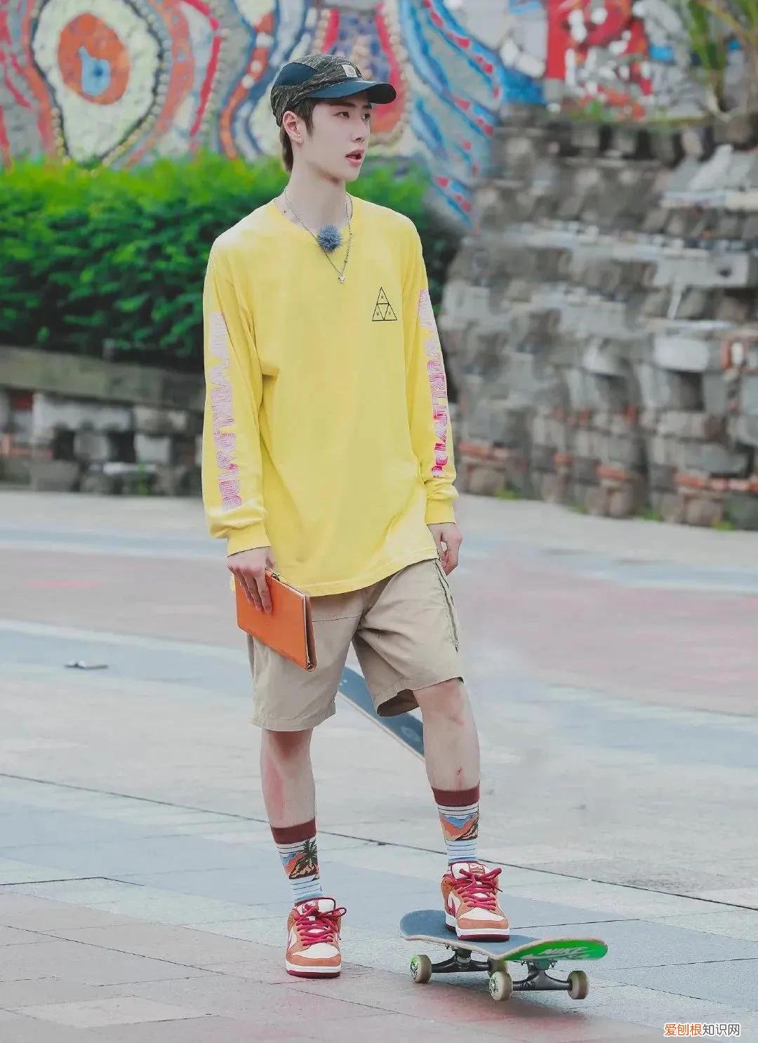 耐克腰包真假对比