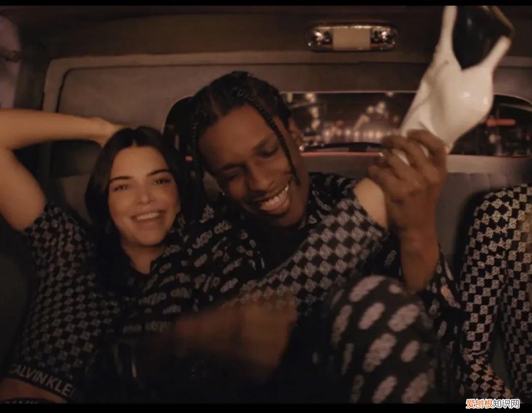 耐克腰包真假对比