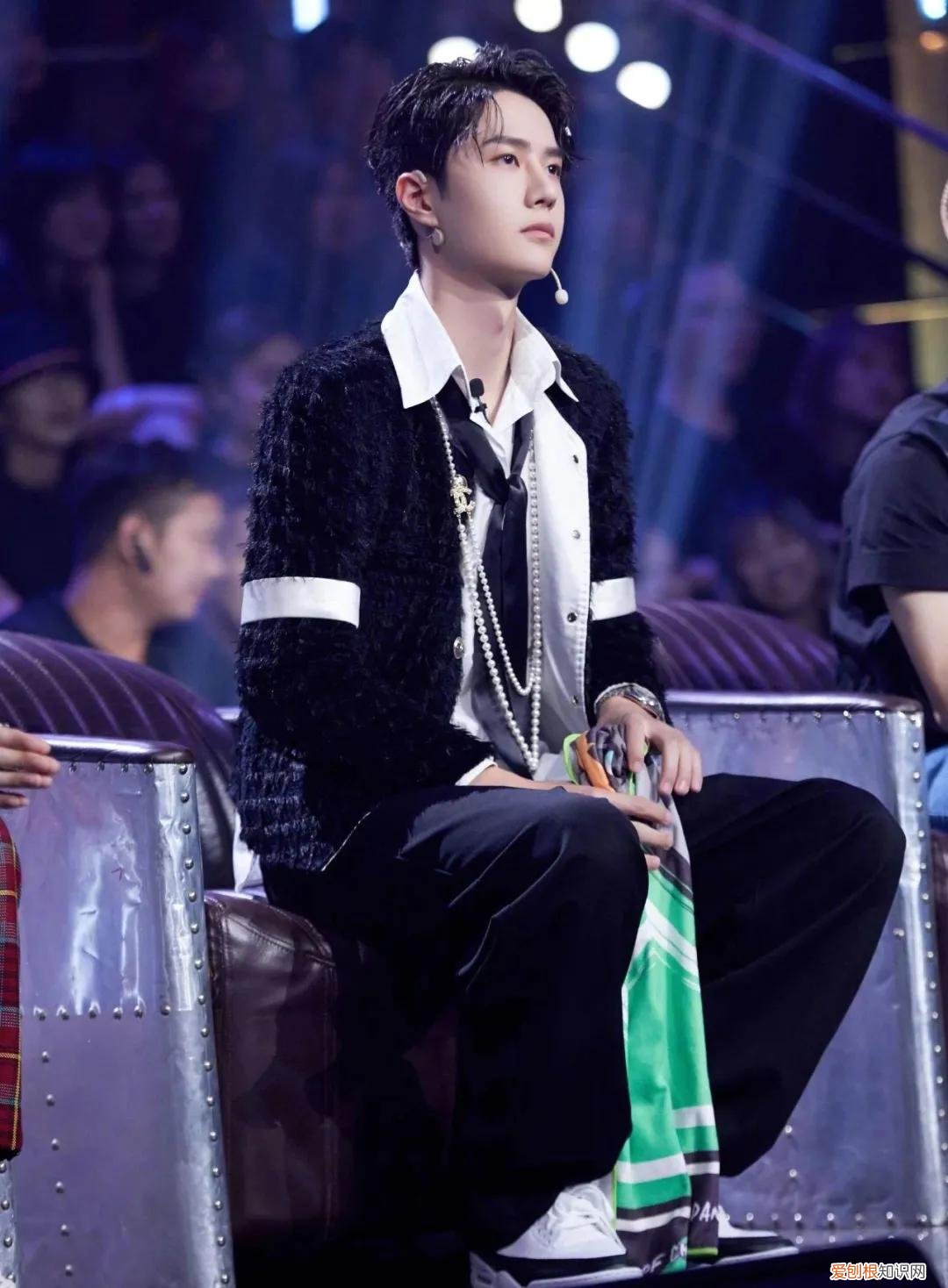 耐克腰包真假对比