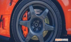 汽车有几个刹车片