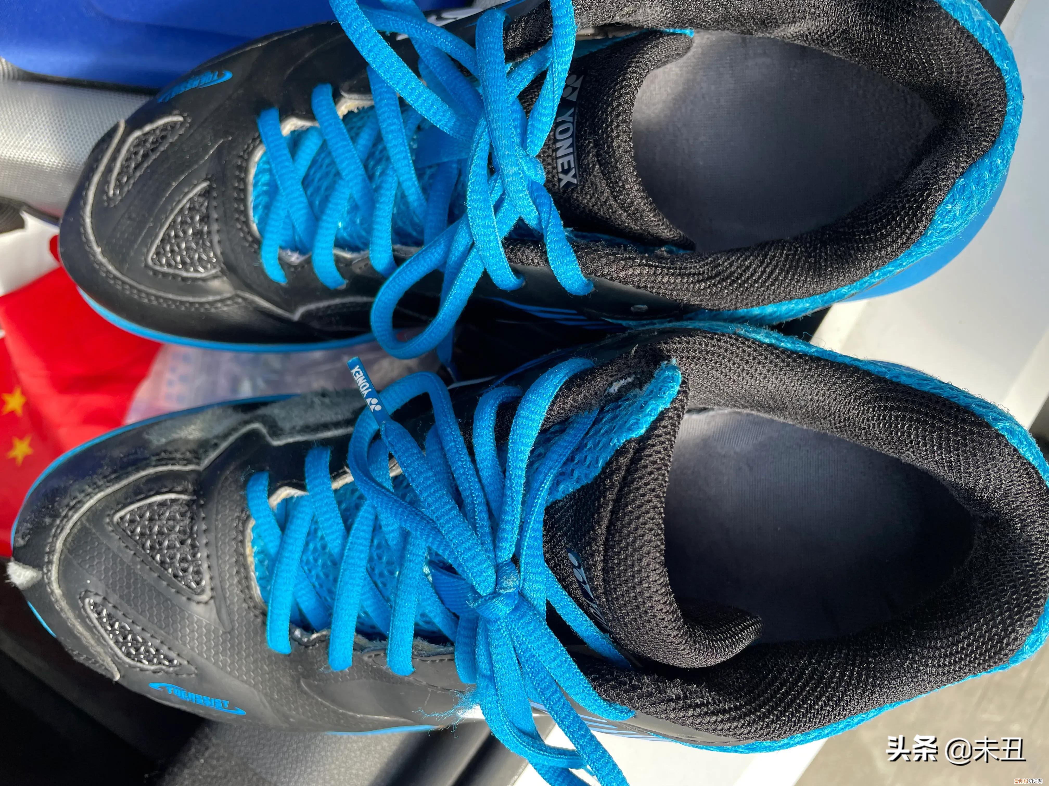 尤尼克斯鞋子怎么看真假