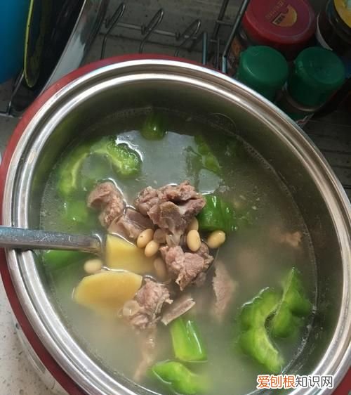 苦瓜汤里可以放黄豆吗