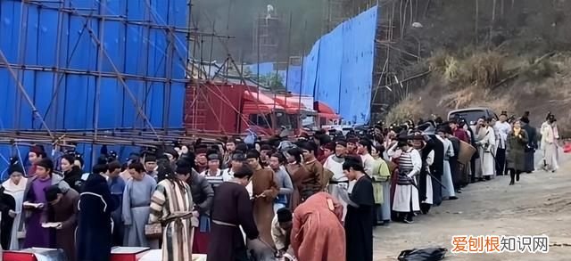 横店群演男生真实生活一天多少钱 在横店做群演的艰辛