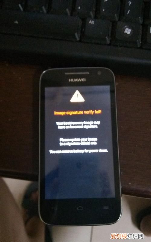 手机死机了怎么才能打开，手机卡死不动了怎么开机