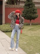 豹纹短外套搭配米色阔腿裤可以么？