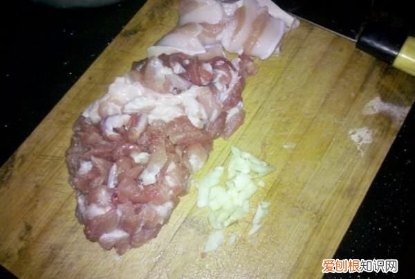 泡椒猪皮的做法,好吃的泡椒猪皮做法