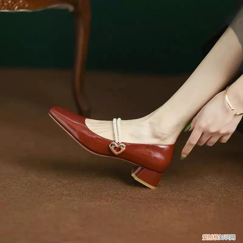 精品女鞋品牌有哪些？