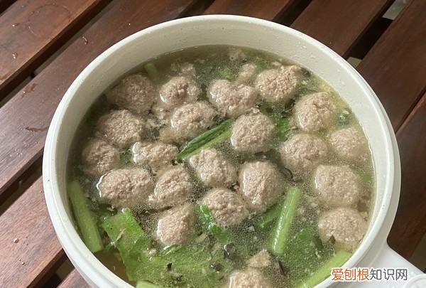 肉丸子汤的家常做法，肉丸子汤怎么做又滑又嫩视频
