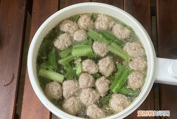 肉丸子汤的家常做法，肉丸子汤怎么做又滑又嫩视频