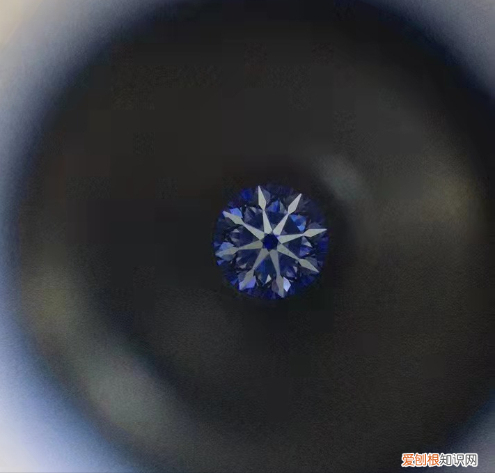 50分裸钻价格多少钱?大牌还是定制如何选择?业内人士爆料,这样选性价比更高