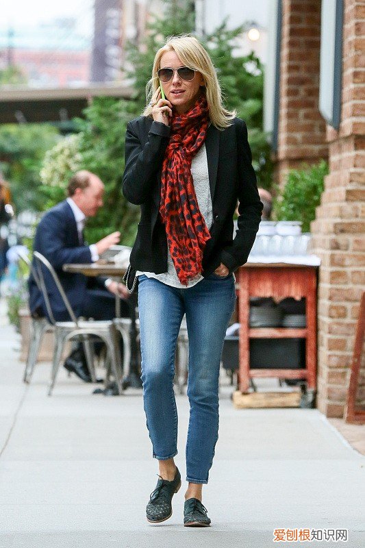 时尚还年轻的女裤七分裤夏，你还在穿臃肿的阔腿裤吗？