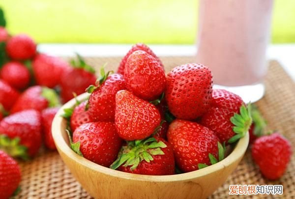 尿酸降到320了还吃不吃非布司他 尿酸高平时多吃什么食物