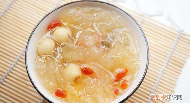莲子银耳汤的功效,桂圆莲子银耳汤做法电饭锅