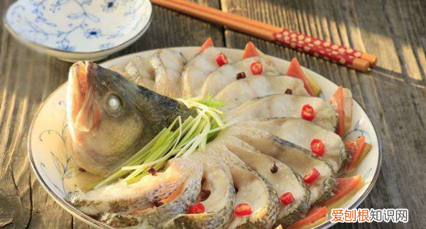 莲藕蛋卷的做法,新年家宴祝酒词怎么说