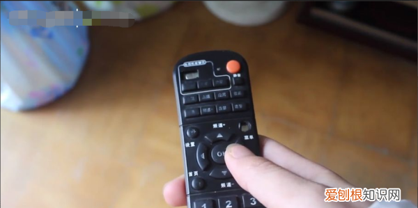 电视盒子连接电视无信号怎么办，电视机顶盒显示无信号是怎么回事