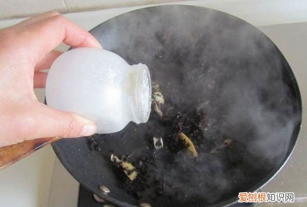 做扣肉的教程视频，扣肉的做法 最正宗的做法