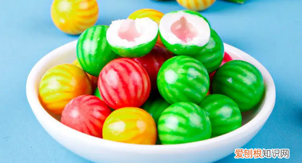 泡泡糖粘在身上怎么弄掉,泡泡糖弄到衣服上怎么才能弄下来