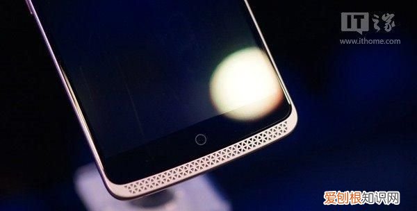 全新的中兴axon天机智能手机