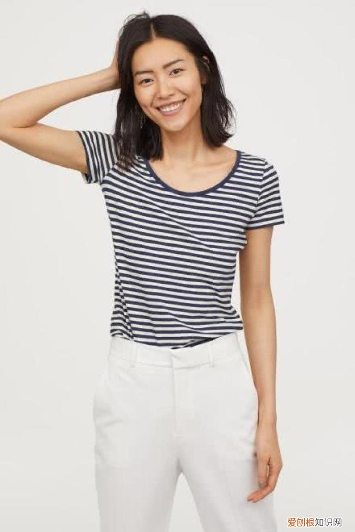 女款t恤什么品牌好看？教你如何搭配适合自己的穿衣风格！