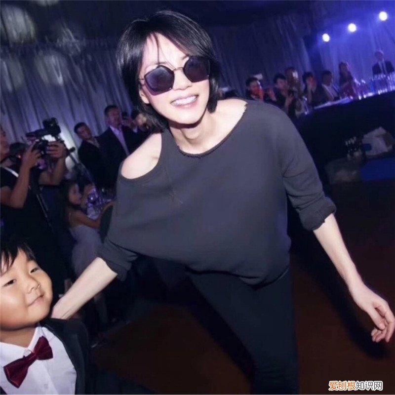 女款t恤什么品牌好看？教你如何搭配适合自己的穿衣风格！