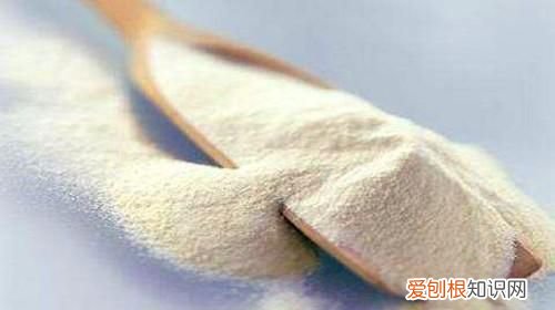 狗身上一塊一塊掉毛怎么回事