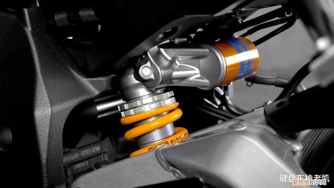 r1摩托車多少錢一輛？全新發(fā)布的這款，有著非常亮眼的黑科技