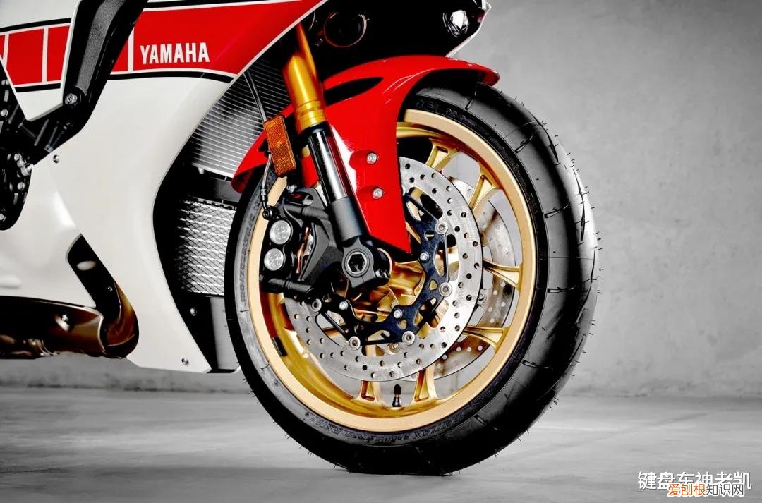 r1摩托車多少錢一輛？全新發(fā)布的這款，有著非常亮眼的黑科技