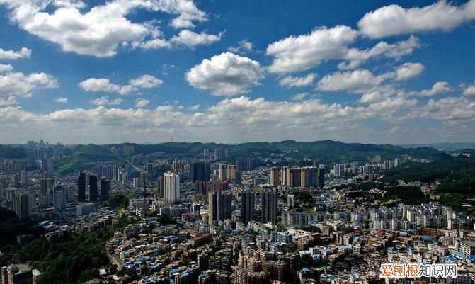 貴陽(yáng)市海拔高度是多少米，貴陽(yáng)市的海拔高度是多少