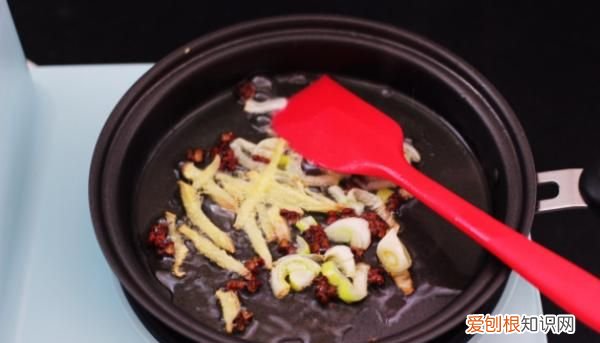 炒蚕蛹怎么做,炒蚕蛹怎样做