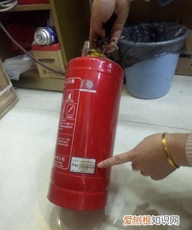 灭火器怎么看是否过期,七氟丙烷灭火器怎么看有没有过期