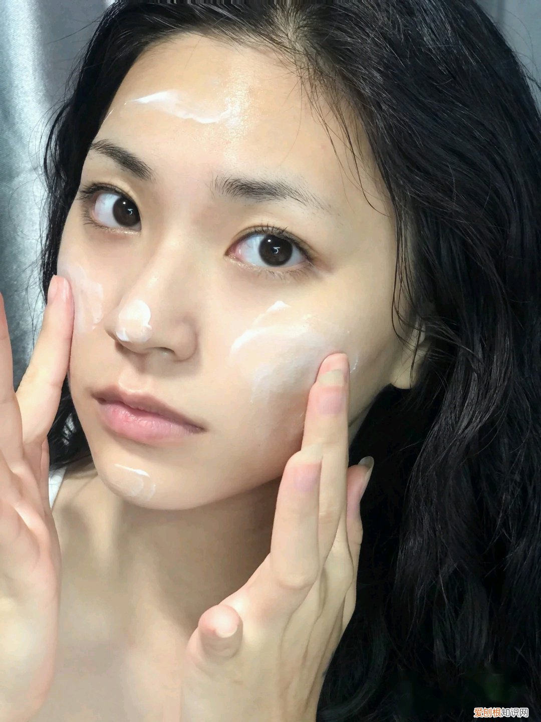 雅诗兰黛保湿面霜哪款好?一招教你怎么选择适合自己年龄的护肤用品!