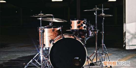 架子鼓属于什么乐器,架子鼓是爵士乐里面必须的乐器吗