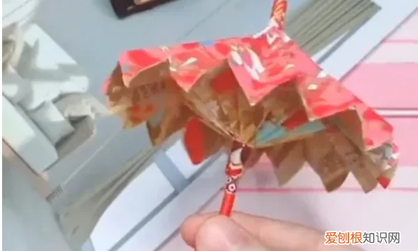 小雨伞怎么折，纸雨伞怎么折简单又漂亮