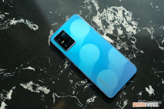 极致的轻薄体验，这三款手机让你时刻轻松“掌握”