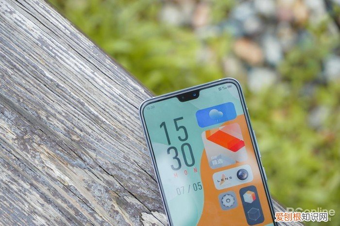 极致的轻薄体验，这三款手机让你时刻轻松“掌握”