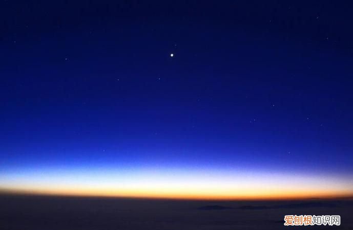夜空中最亮的星是什么星,初秋天空中最亮的星是什么星