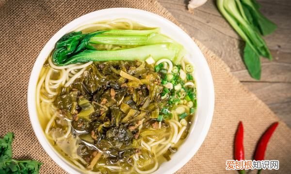 酸菜挂面的家常做法，酸菜煮面条的做法大全家常干