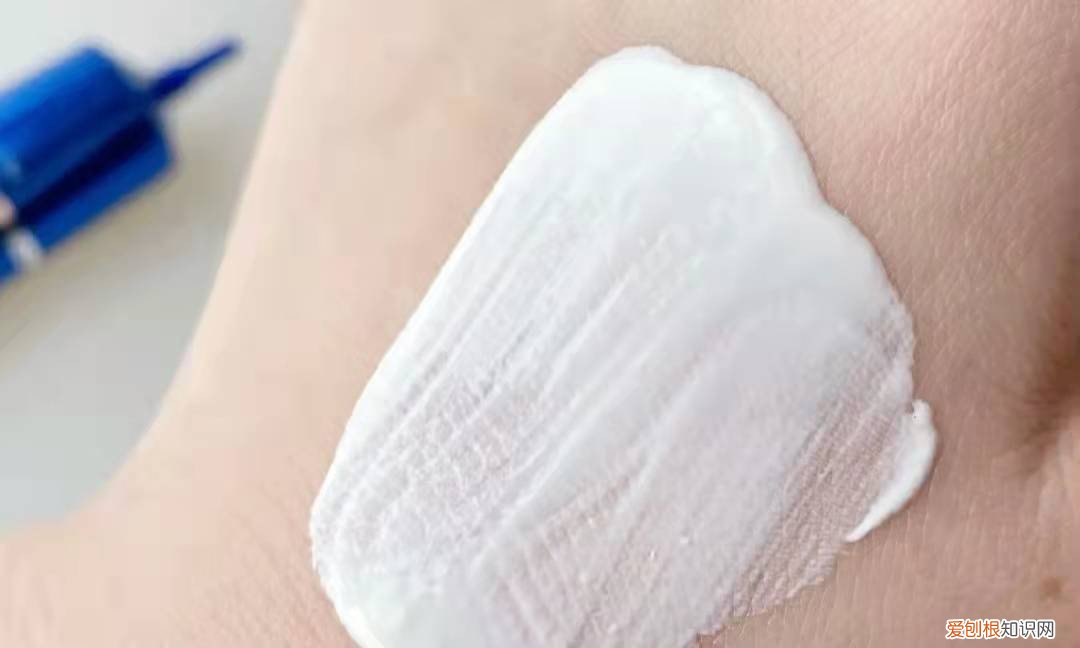 2022年网红爆款防晒霜是这几款，评价高、肤感舒适，值得入手