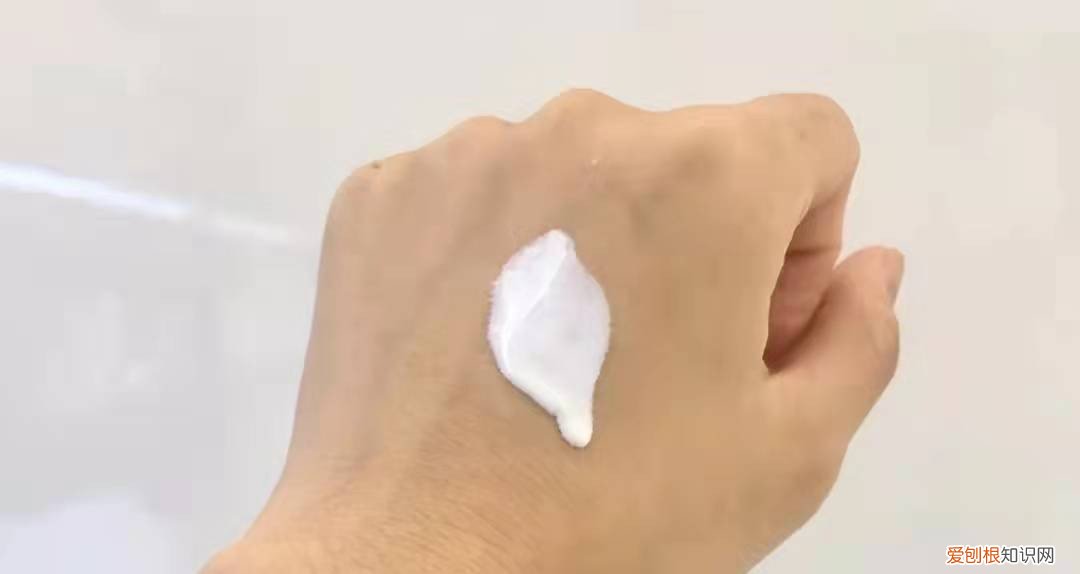 2022年网红爆款防晒霜是这几款，评价高、肤感舒适，值得入手