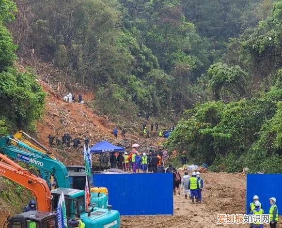 救援人员扩大搜索半径 拉网式全力搜寻第二个黑匣子