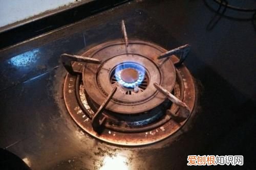 天然气火焰发红是什么原因,壁挂炉火焰发红是怎么回事