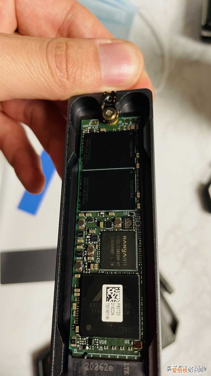 2款主流协议M.2硬盘盒简单测评