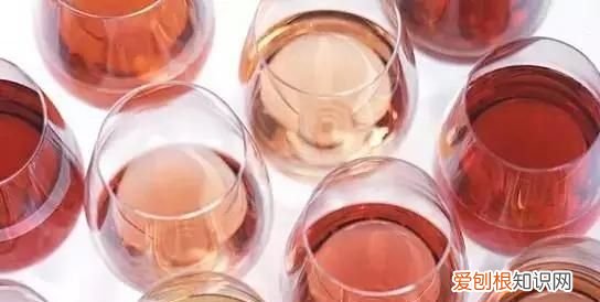 葡萄酒发酸是怎么回事呢，干红葡萄酒发酸是怎么回事